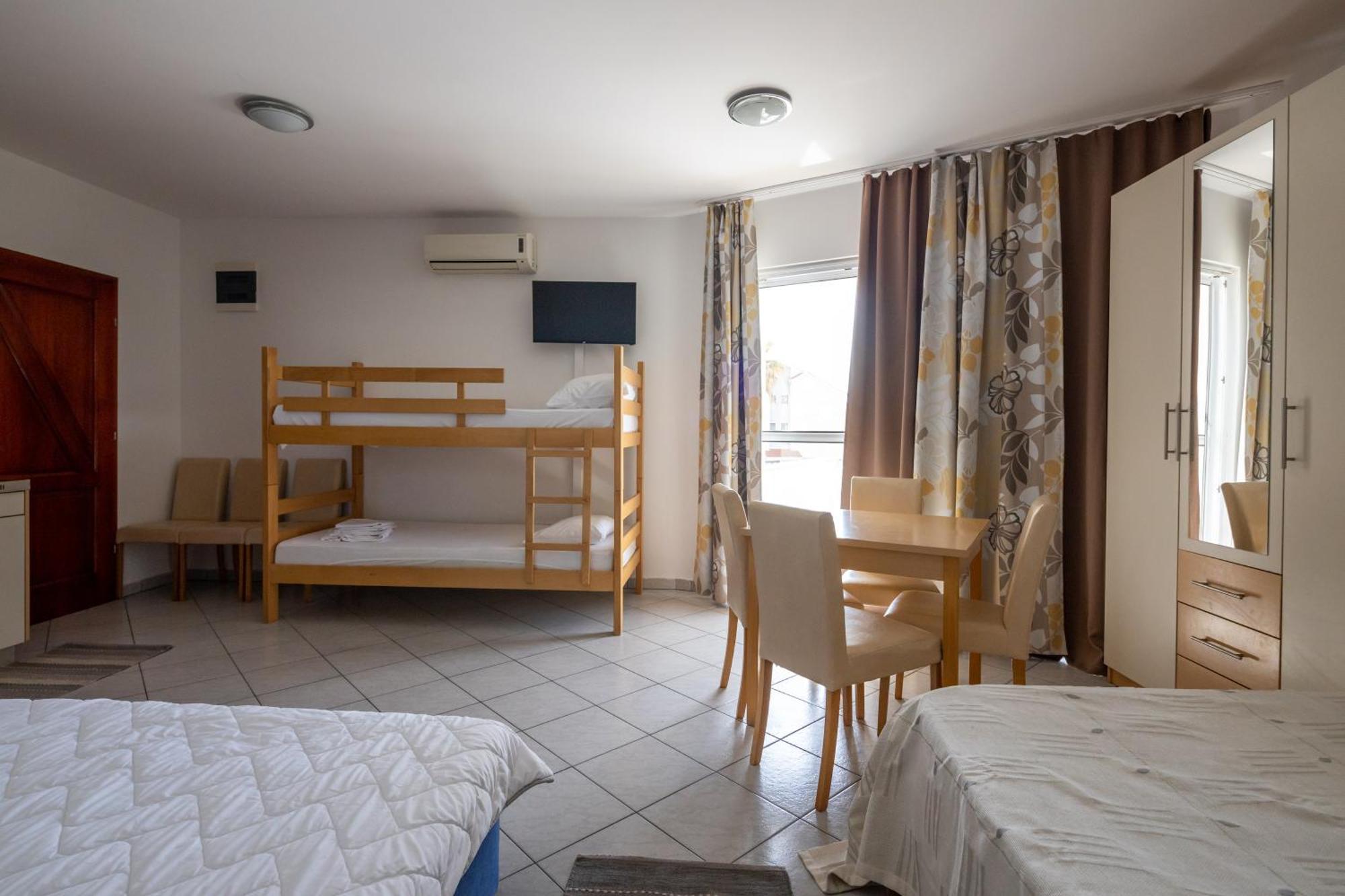 Apartments Eddy Veselica نوفاليا الغرفة الصورة